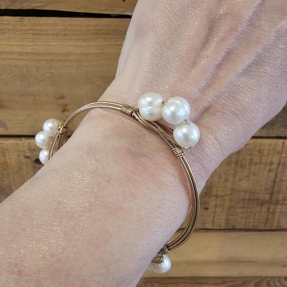 Goldtone Wire Bangle Bracelet w/ Freshwater Pearls - Picture 2 of 5